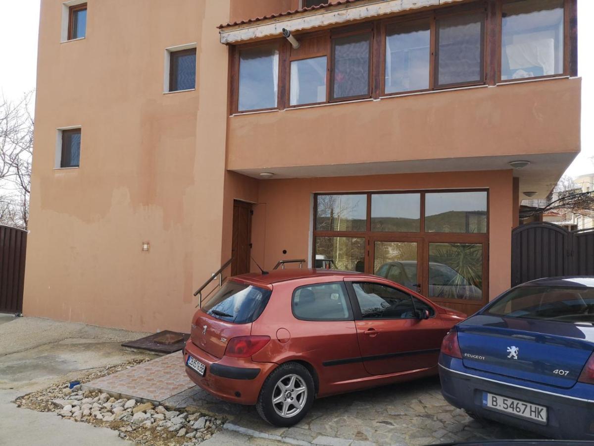 Alfa Guest Rooms With Parking 바르나 외부 사진