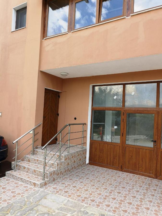Alfa Guest Rooms With Parking 바르나 외부 사진