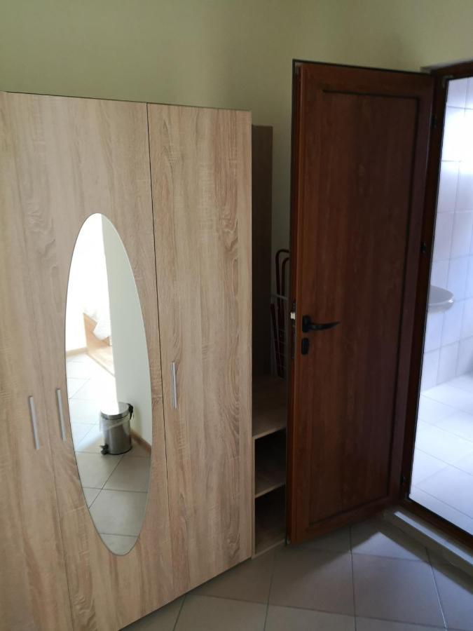 Alfa Guest Rooms With Parking 바르나 외부 사진